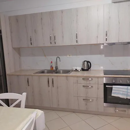 Apartment Adi 2